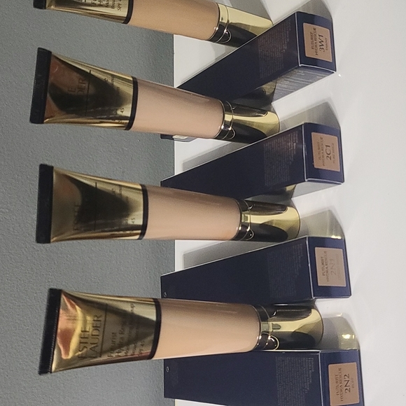 RESERVED  ✅ 2 X Futurist Hydra Rescue Moisturizing Foundation SPF 45 ✨ NIB - Picture 10 of 15